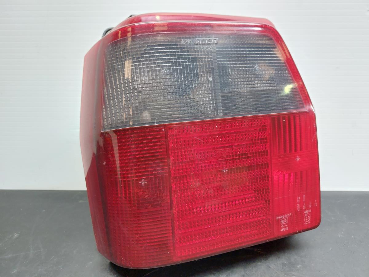 Farolim esquerdo FIAT Uno (146_)