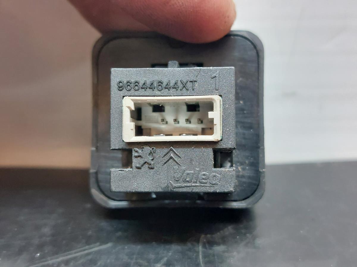 Módulo USB / AUX / IPOD PEUGEOT 308 (4A_, 4C_) Imagem-2