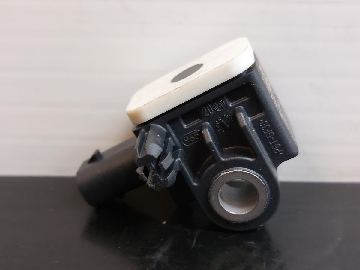 Sensor airbag Delantero Derecho PORSCHE Cayenne (92A) Imagem-1