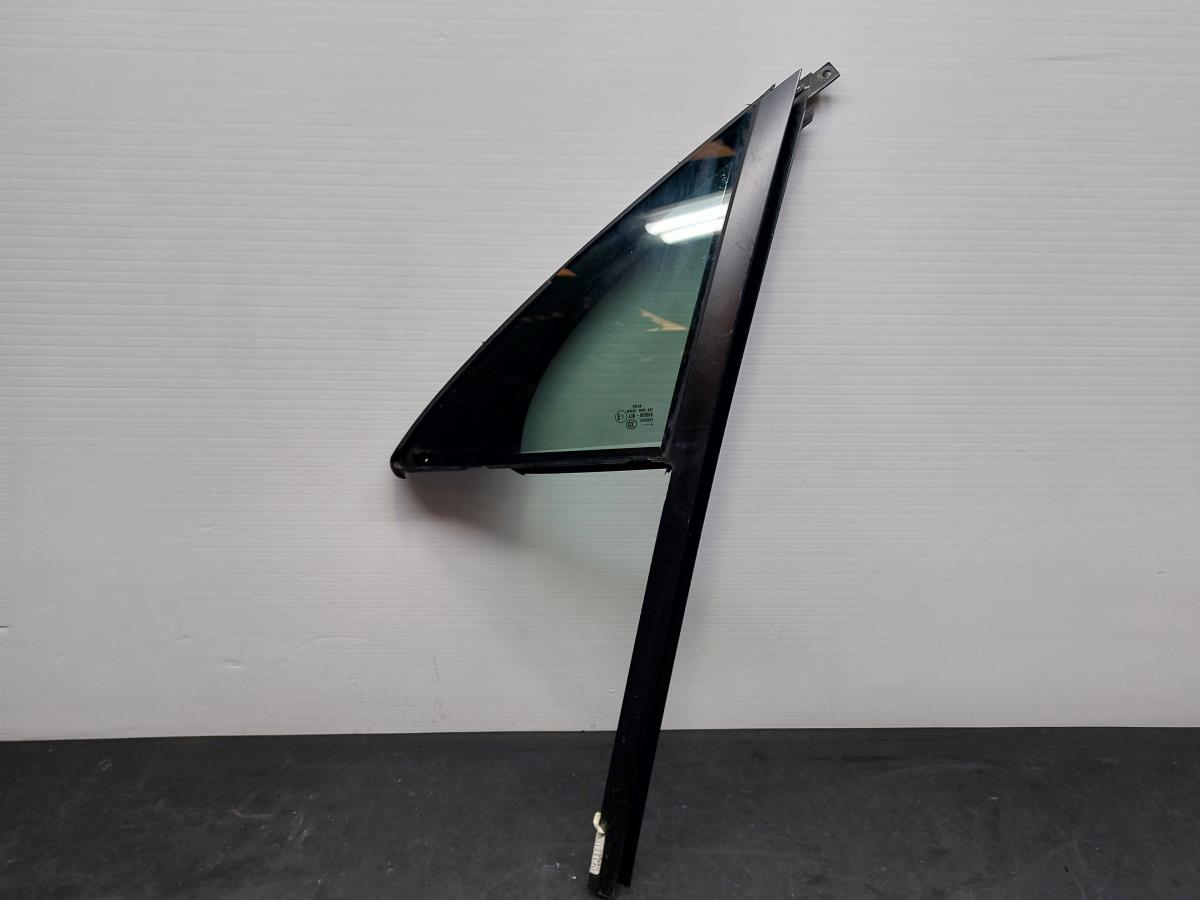 Vidro triangular frente esquerdo PORSCHE Cayenne (92A)