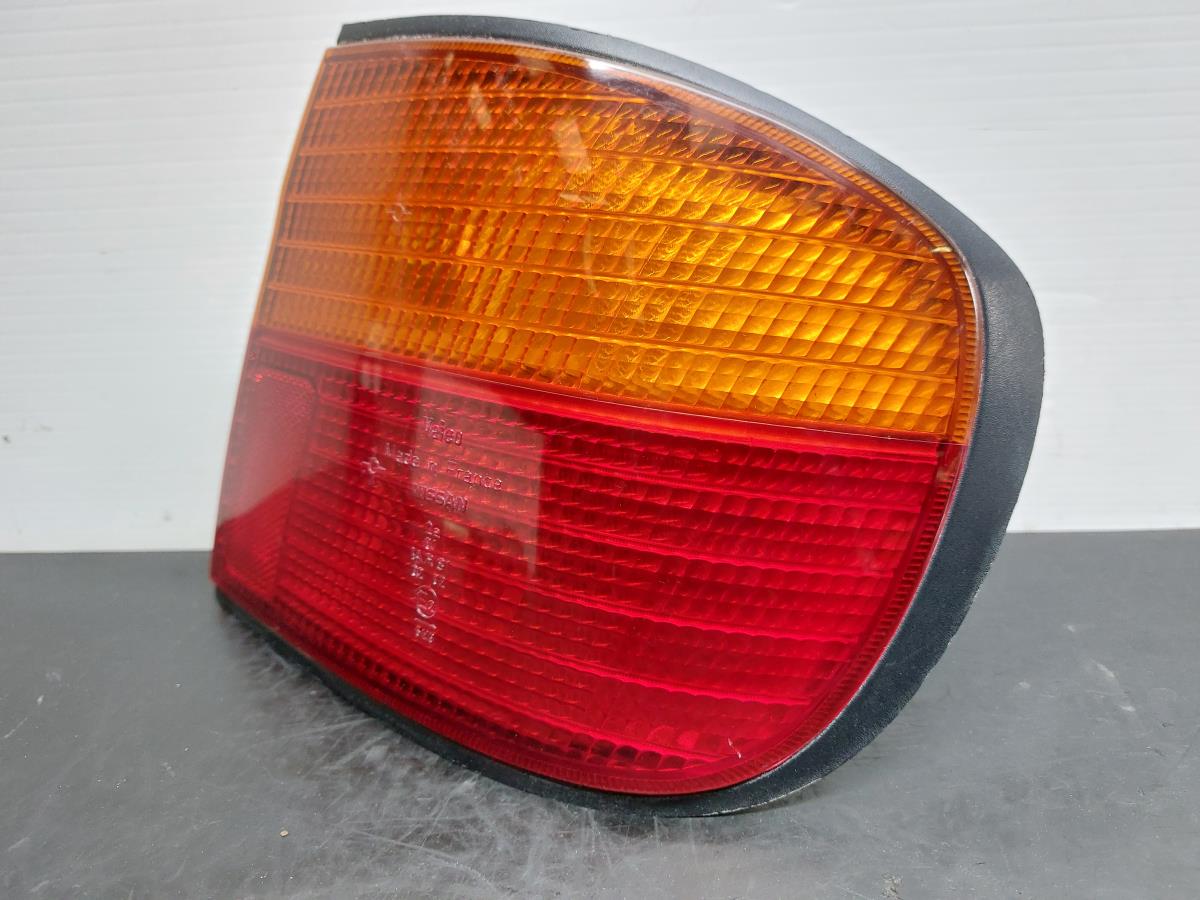 Right Tail light NISSAN Primera Sedan (P11) Imagem-1