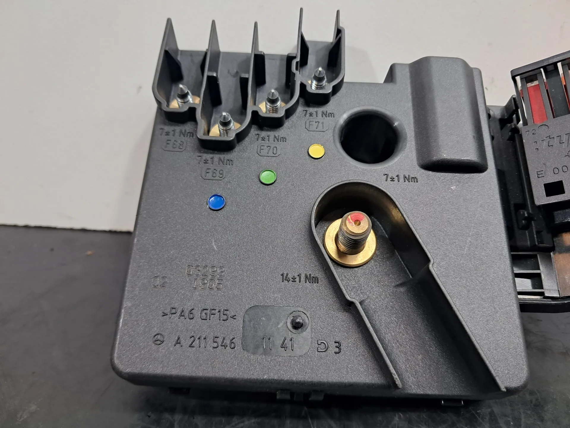 Caixa fusíveis da bateria MERCEDES-BENZ Classe E (W211) Imagem-2