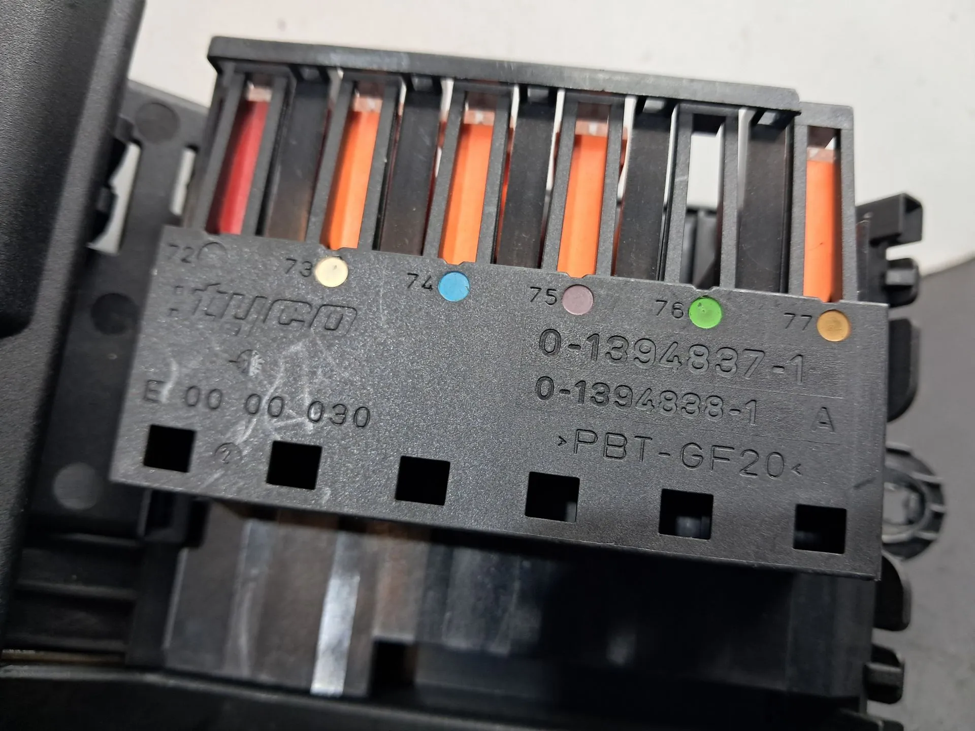 Caixa fusíveis da bateria MERCEDES-BENZ Classe E (W211) Imagem-1