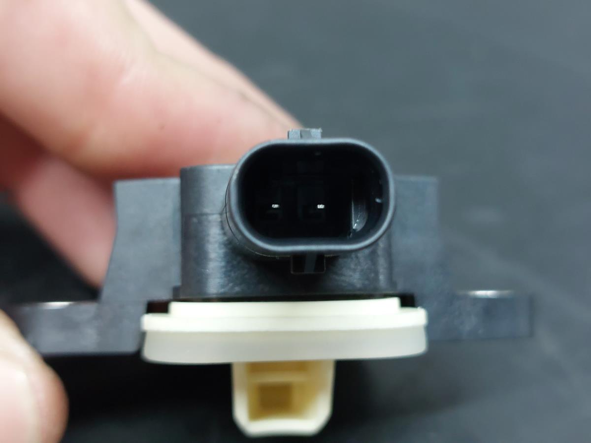 Sensor airbag frente direito AUDI A6 Avant (4G5, 4GD, C7) Imagem-2
