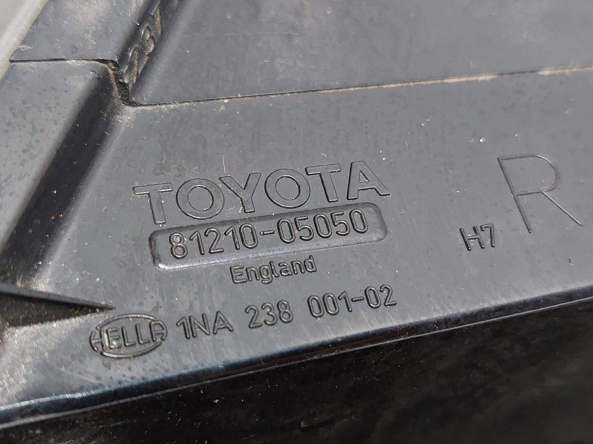 Fanale antinebbia centrale TOYOTA Avensis Sedan (_T22_) Imagem-5