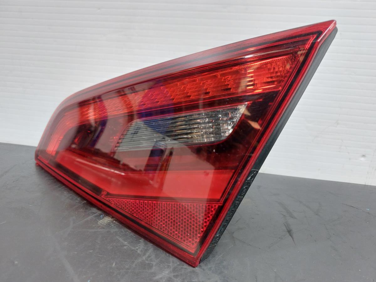 Piloto derecho del maletero AUDI A3 Sportback (8VA, 8VF) Imagem-2