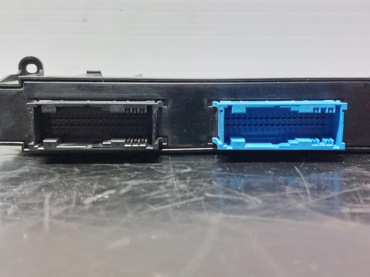 Boîte de fusibles / SAM / BSI BMW 3 Coupé (E92) Imagem-5