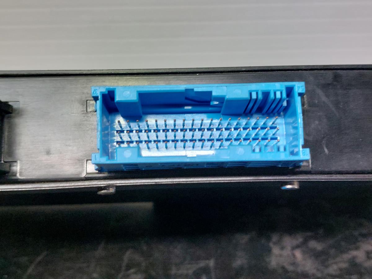 Boîte de fusibles / SAM / BSI BMW 3 Coupé (E92) Imagem-6