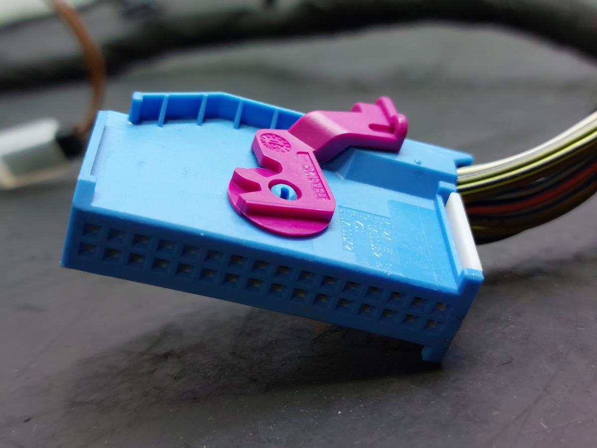 Installation électrique intérieure / câblage intérieur AUDI A6 Avant (4G5, 4GD, C7) Imagem-2