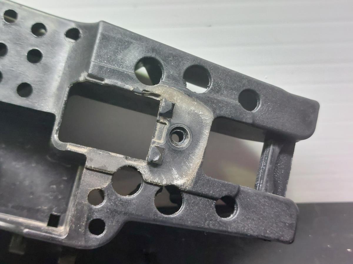 Suporte puxador porta frente direito AUDI A6 Avant (4G5, 4GD, C7) Imagem-1
