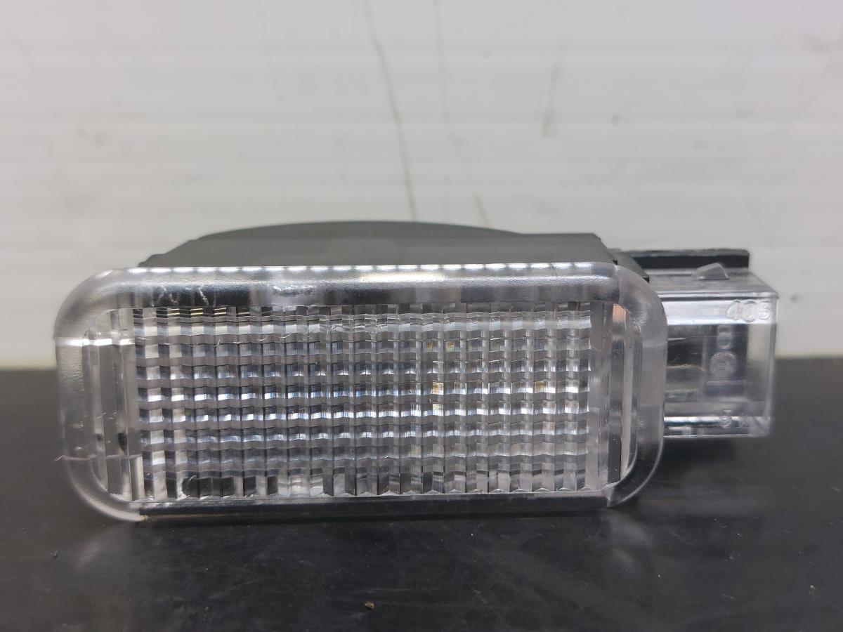 Luz interior AUDI A6 Avant (4G5, 4GD, C7)
