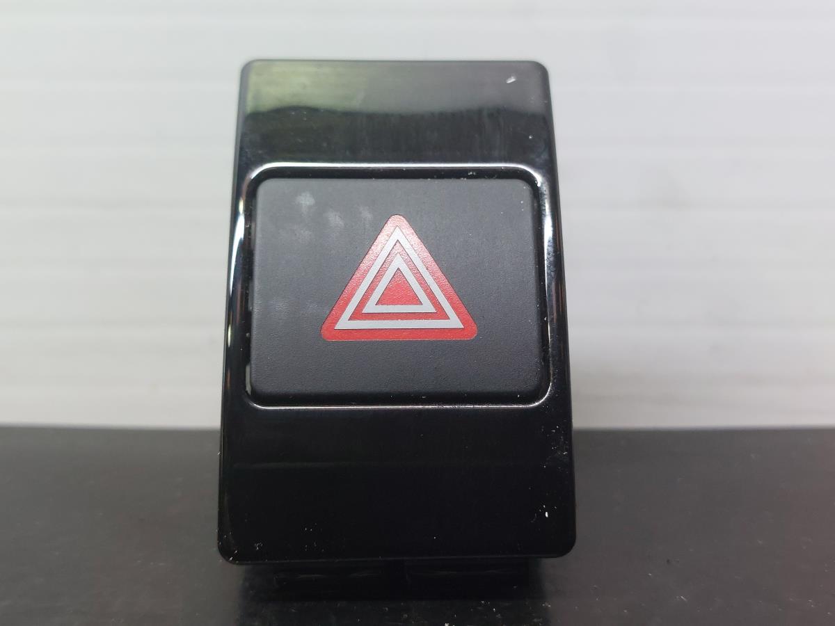 Botón / interruptor de 4 intermitentes AUDI A6 Avant (4G5, 4GD, C7)