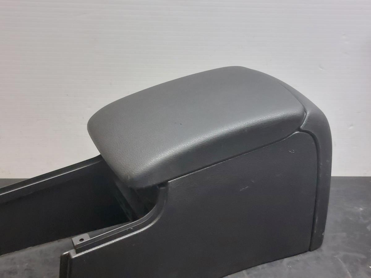 Apoio de braço SUBARU Impreza Hatchback (GR, GH, G3) Imagem-1