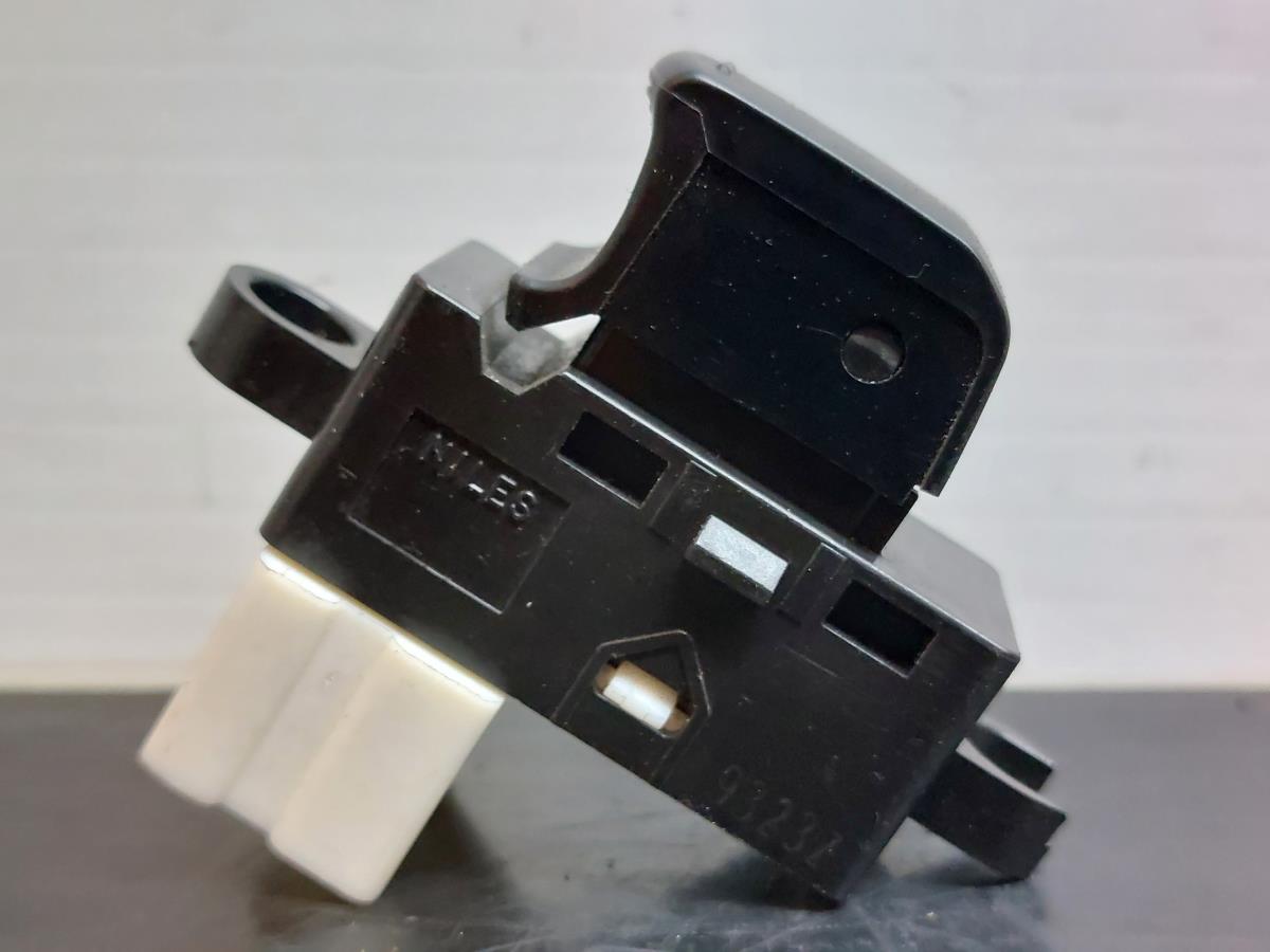 Mando / interruptor elevalunas delantero derecho SUBARU Impreza Hatchback (GR, GH, G3) Imagem-1
