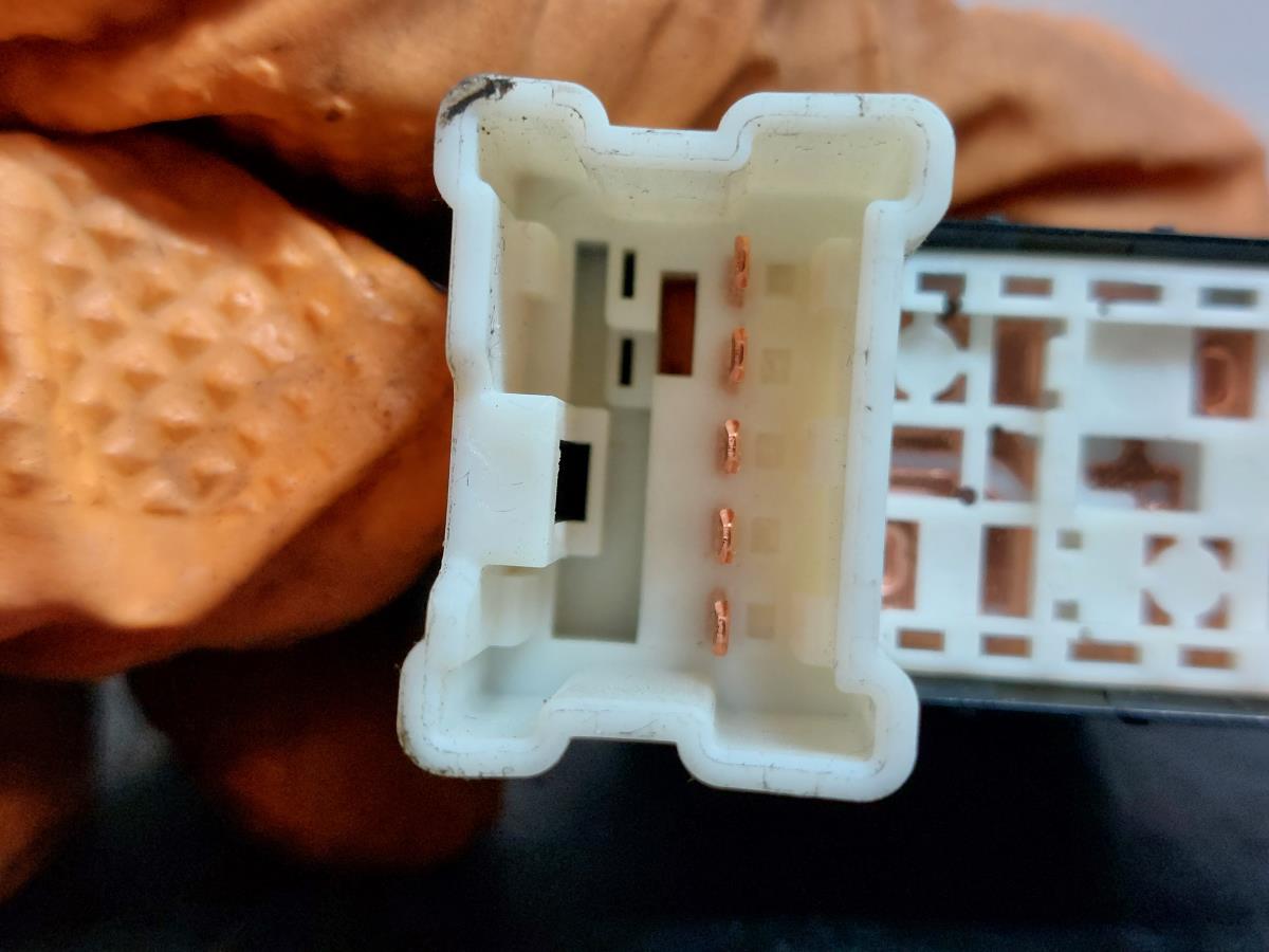 Mando / interruptor elevalunas delantero derecho SUBARU Impreza Hatchback (GR, GH, G3) Imagem-4