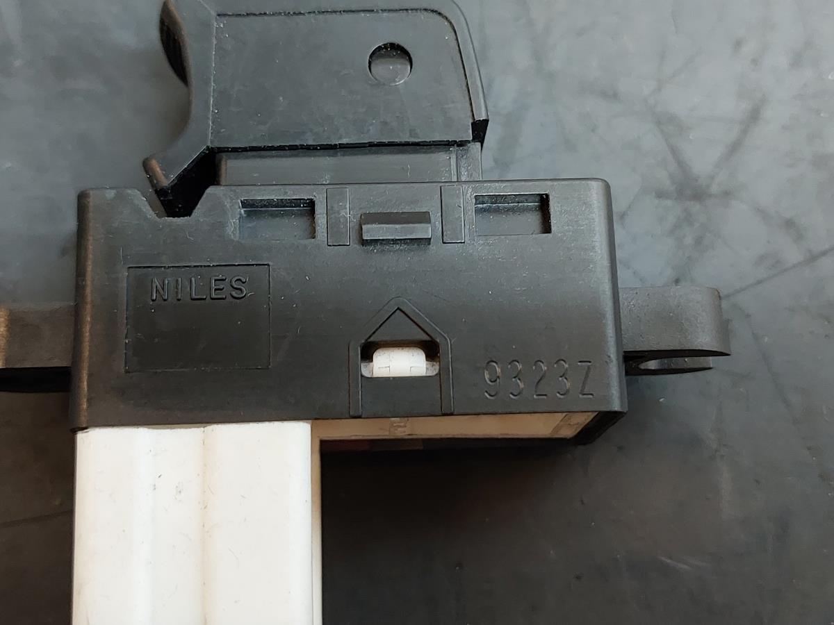 Mando / interruptor elevalunas delantero derecho SUBARU Impreza Hatchback (GR, GH, G3) Imagem-5