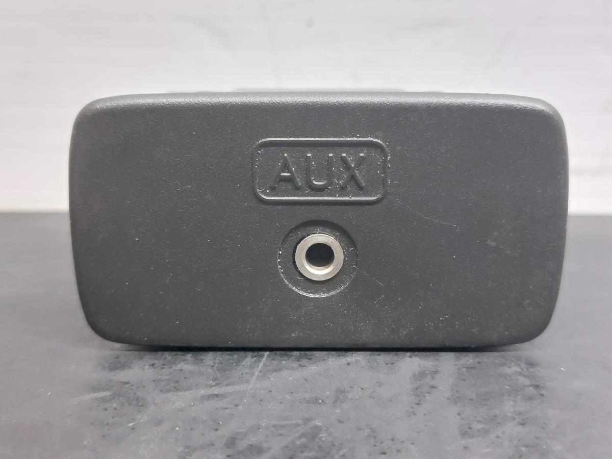 USB / AUX / iPod Socket Connector SUBARU Impreza Hatchback (GR, GH, G3)