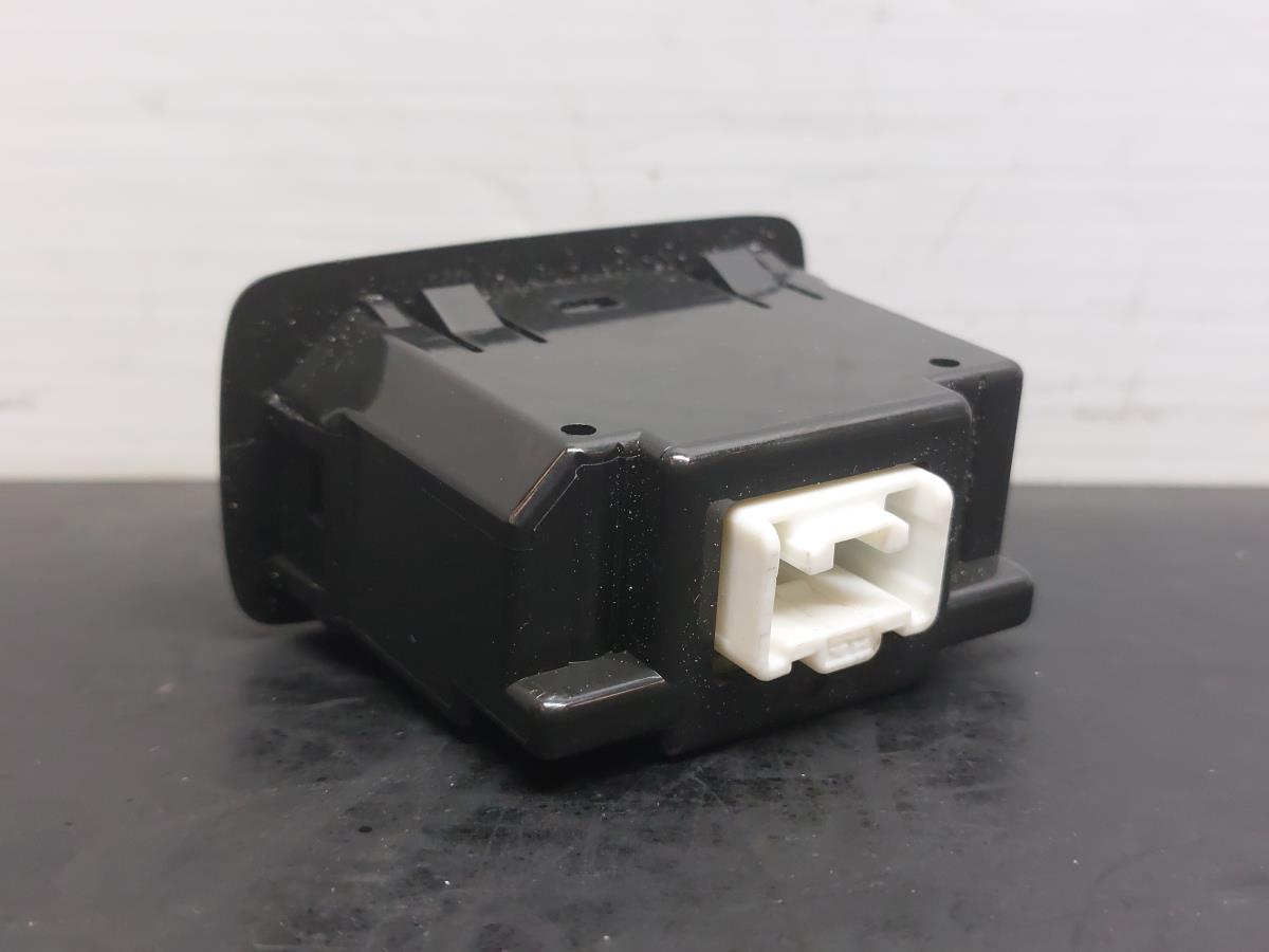 USB / AUX / iPod Socket Connector SUBARU Impreza Hatchback (GR, GH, G3) Imagem-1