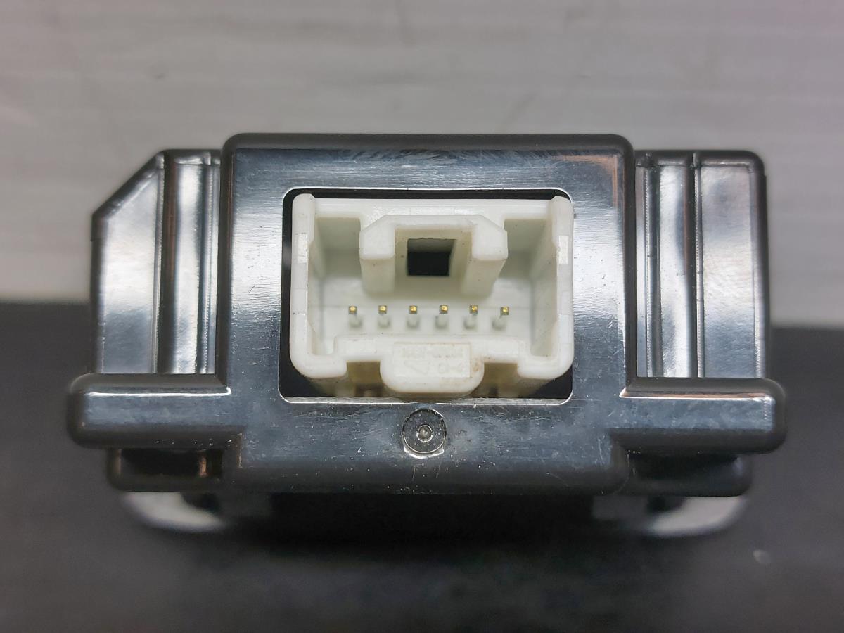 USB / AUX / iPod Socket Connector SUBARU Impreza Hatchback (GR, GH, G3) Imagem-3