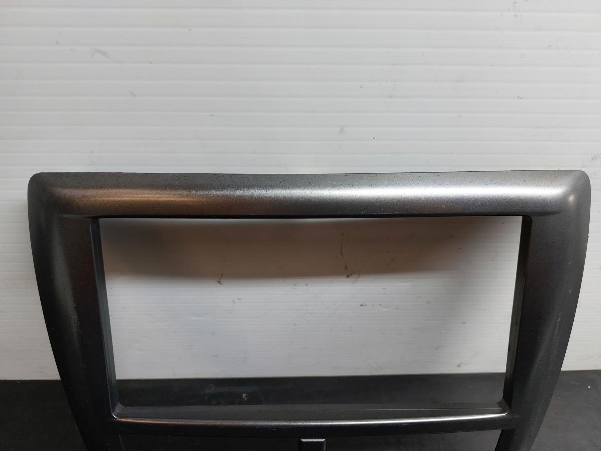Dashboard trim SUBARU Impreza Hatchback (GR, GH, G3) Imagem-1