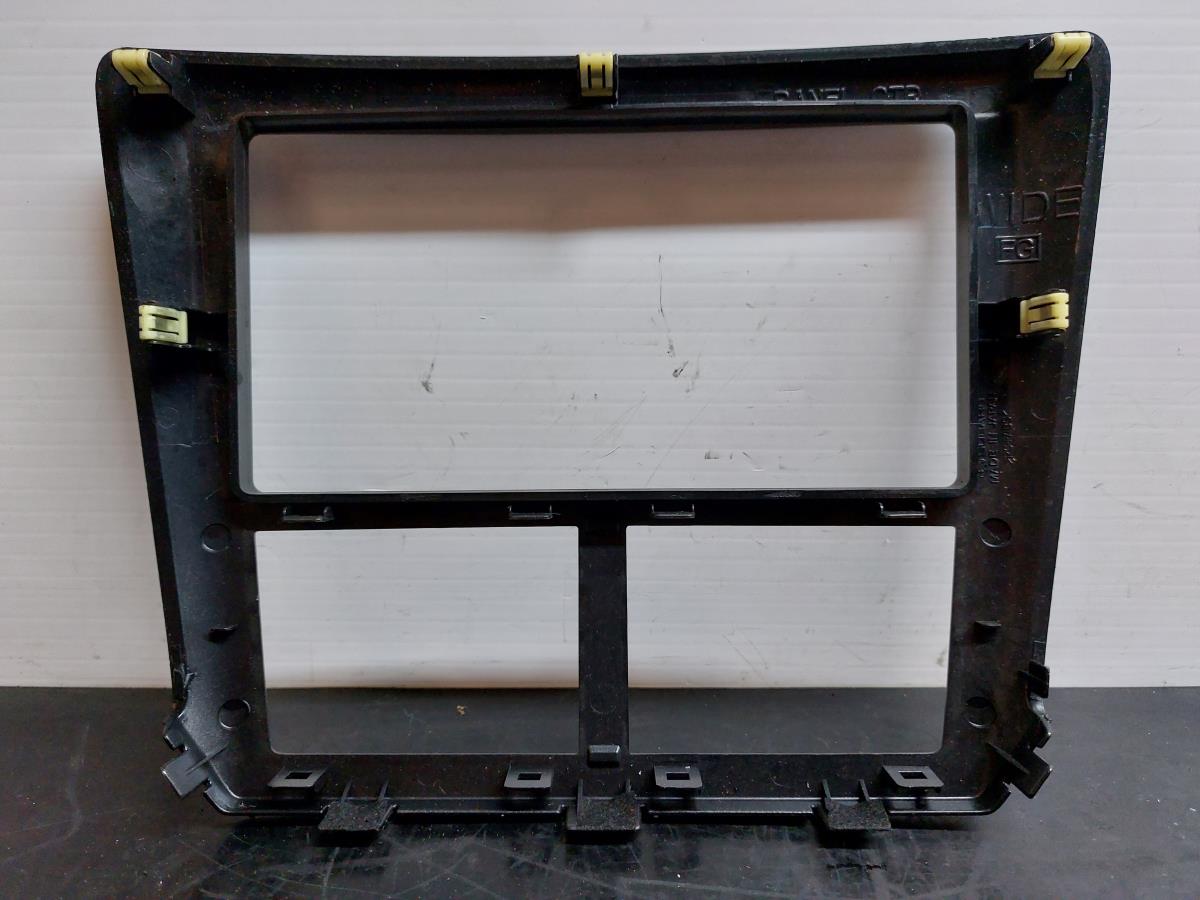 Dashboard trim SUBARU Impreza Hatchback (GR, GH, G3) Imagem-3