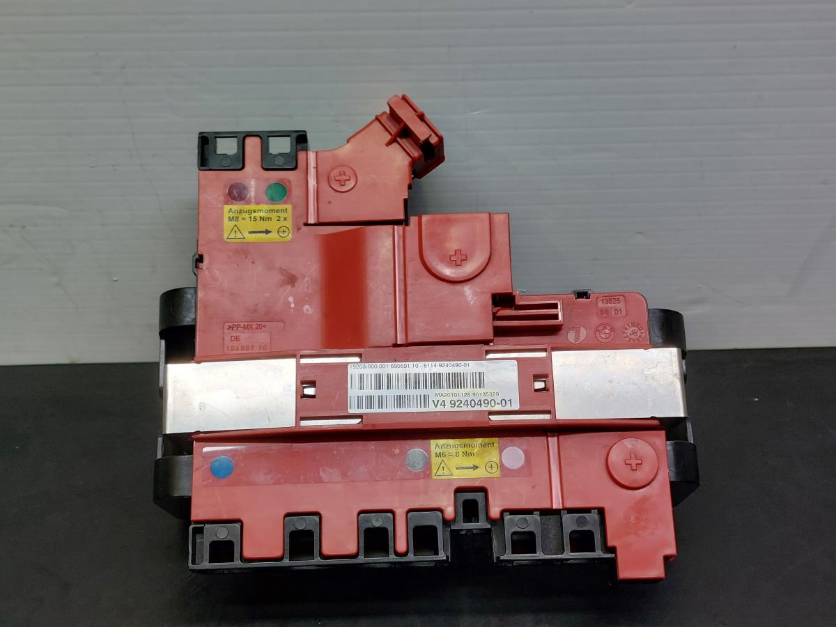 Caixa fusíveis da bateria BMW 6 Cabriolet (F12)