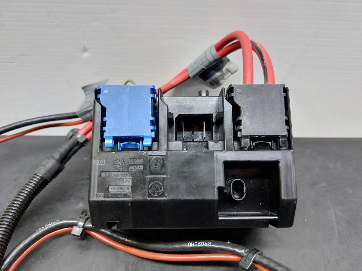 Caixa fusíveis da bateria BMW 6 Cabriolet (F12) Imagem-1