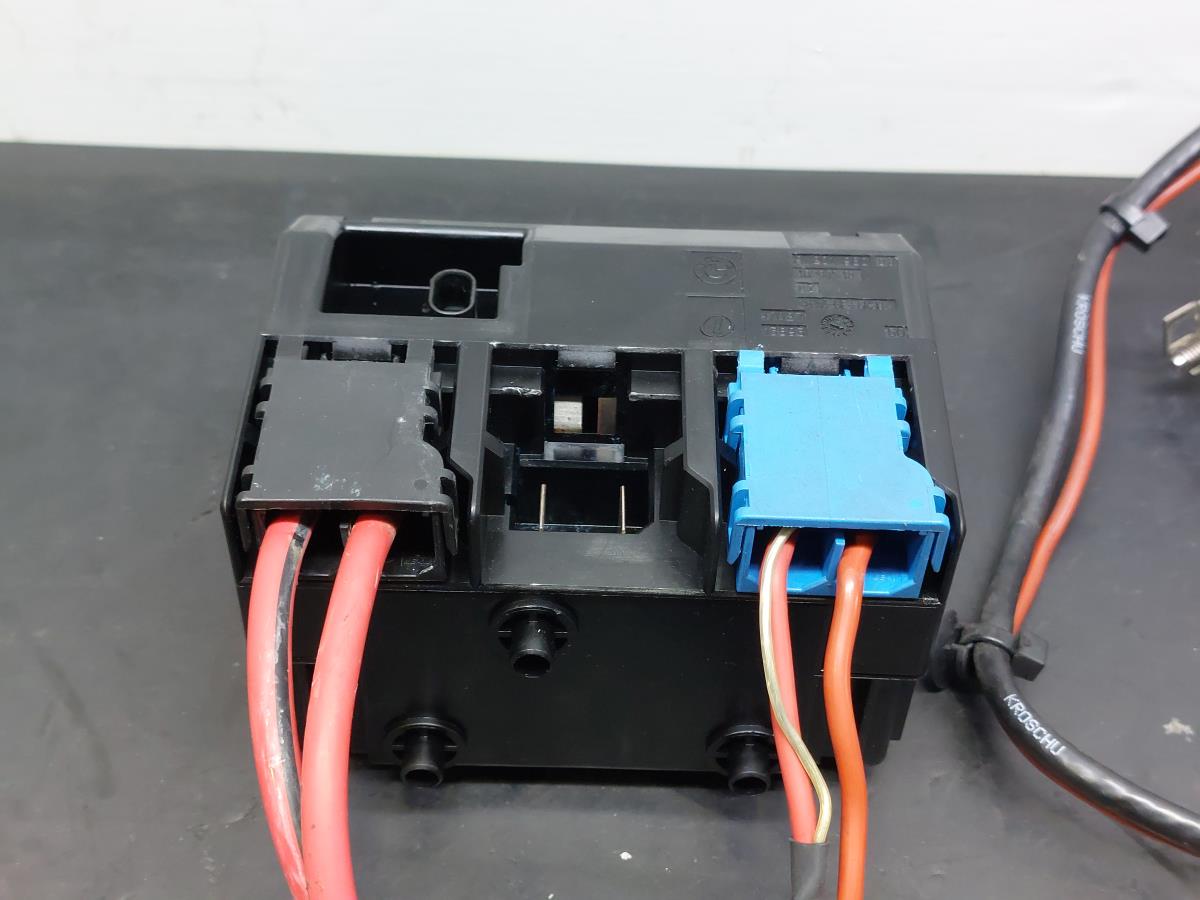 Caixa fusíveis da bateria BMW 6 Cabriolet (F12) Imagem-3