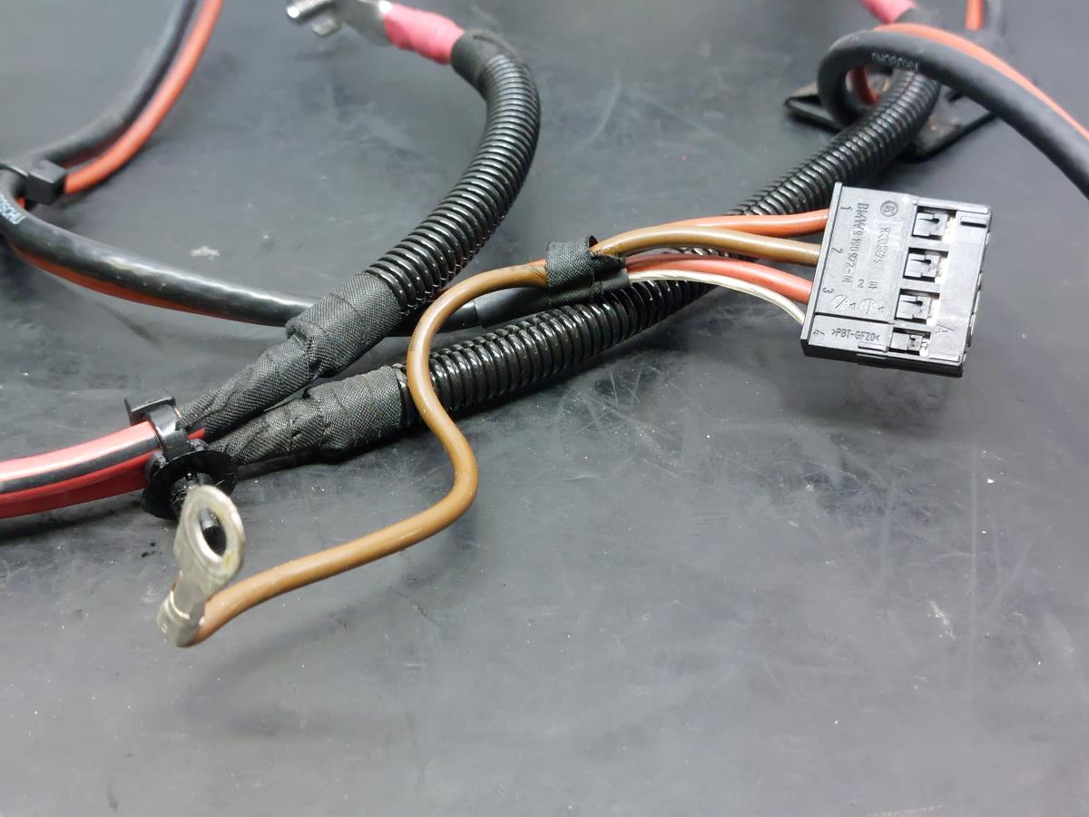 Caixa fusíveis da bateria BMW 6 Cabriolet (F12) Imagem-5