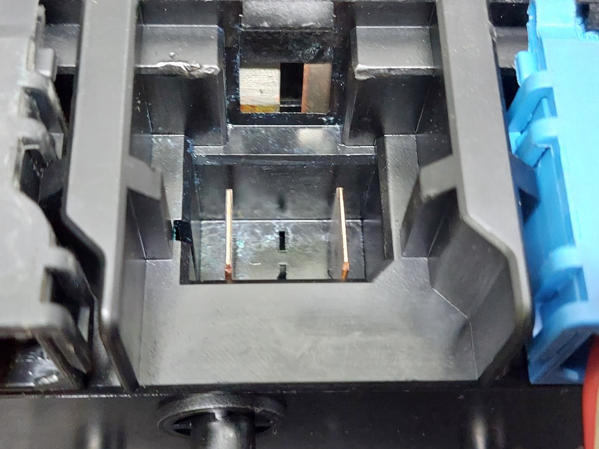 Caixa fusíveis da bateria BMW 6 Cabriolet (F12) Imagem-4