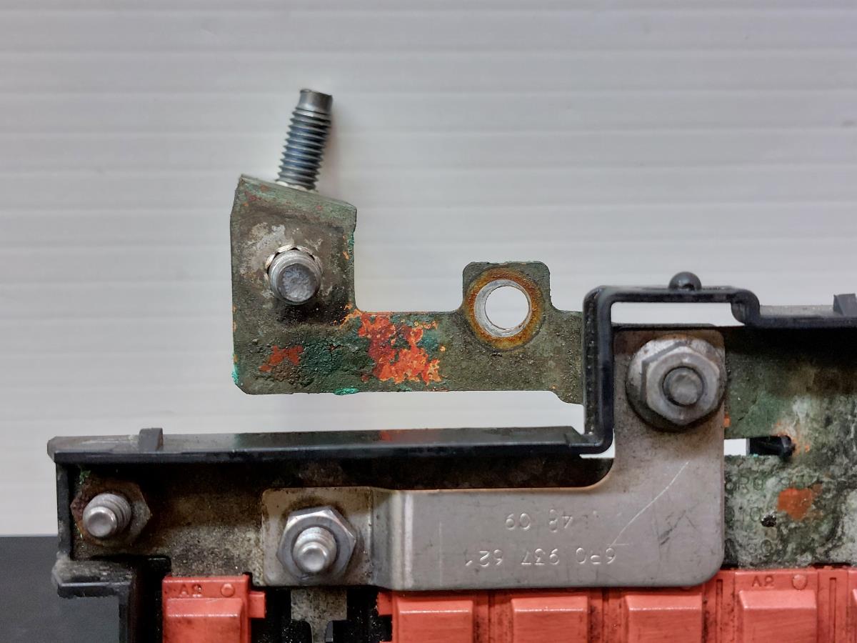 Caixa fusíveis da bateria AUDI A1 (8X1, 8XK) Imagem-3