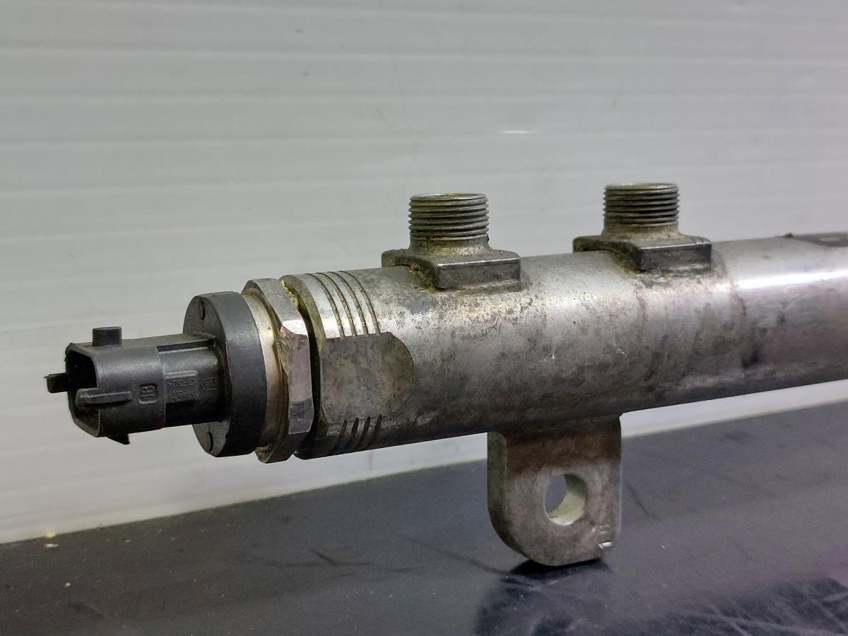 Rampe d'injection OPEL Corsa D Imagem-1
