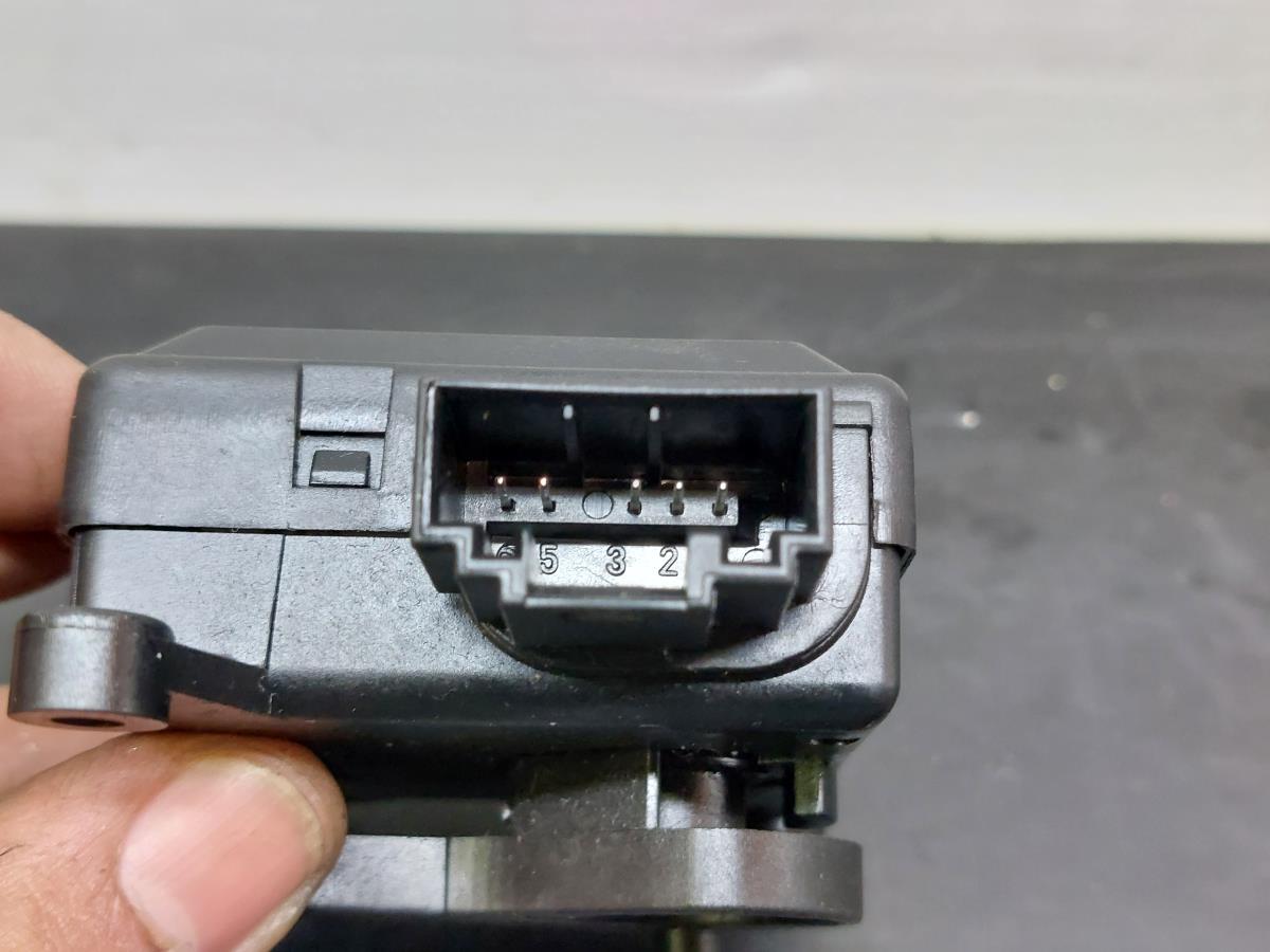 Motor del compuerta de la calefacción AUDI A1 (8X1, 8XK) Imagem-3