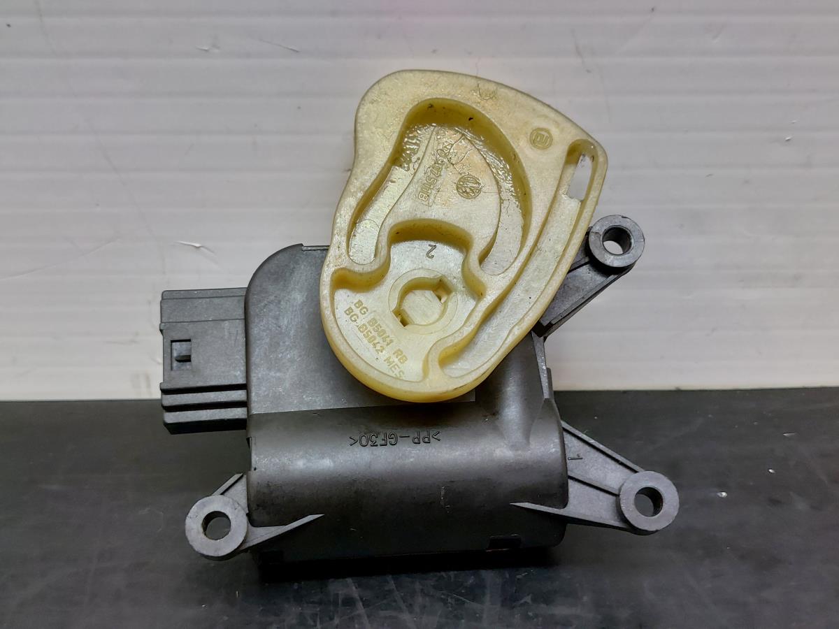 Moteur de volet de chauffage AUDI A1 (8X1, 8XK) Imagem-2