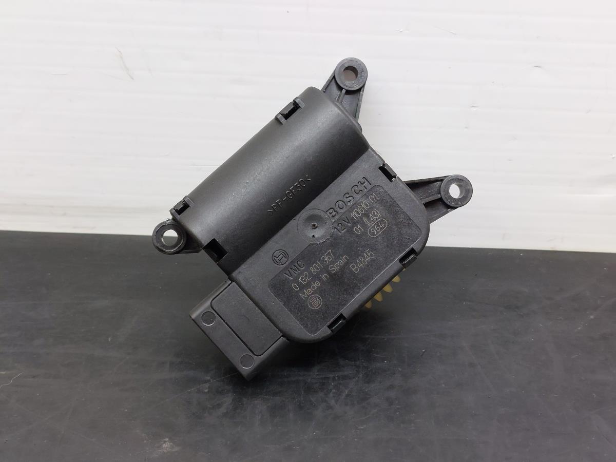 Motor del compuerta de la calefacción AUDI A1 (8X1, 8XK)