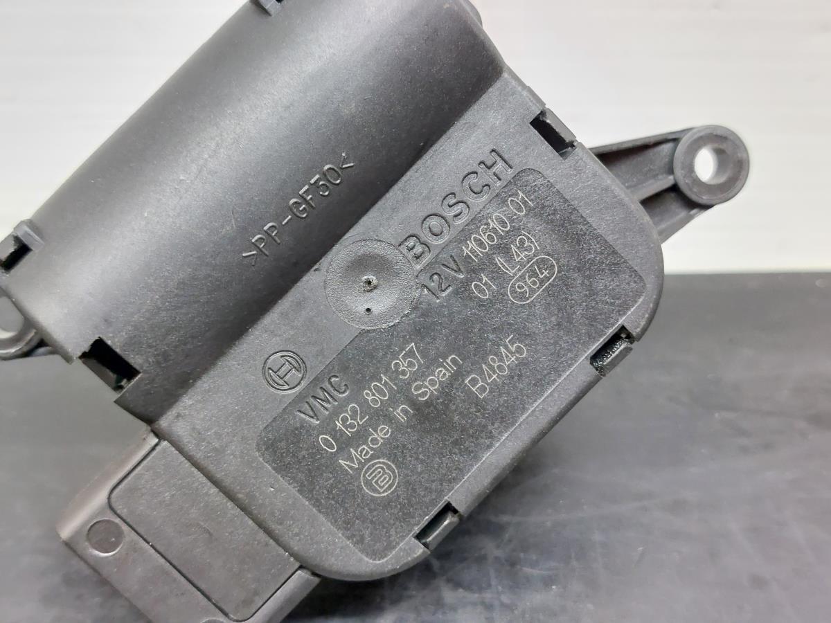 Moteur de volet de chauffage AUDI A1 (8X1, 8XK) Imagem-1