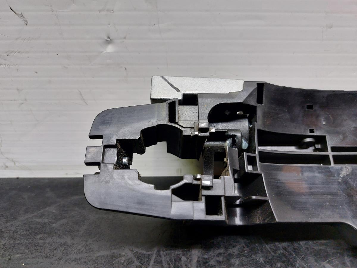 Right front door handle support NISSAN Micra IV (K13) Imagem-3