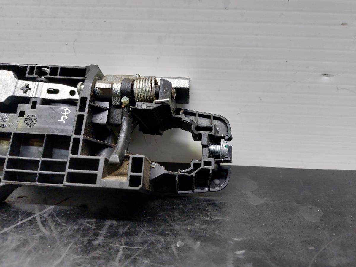 Right front door handle support NISSAN Micra IV (K13) Imagem-5