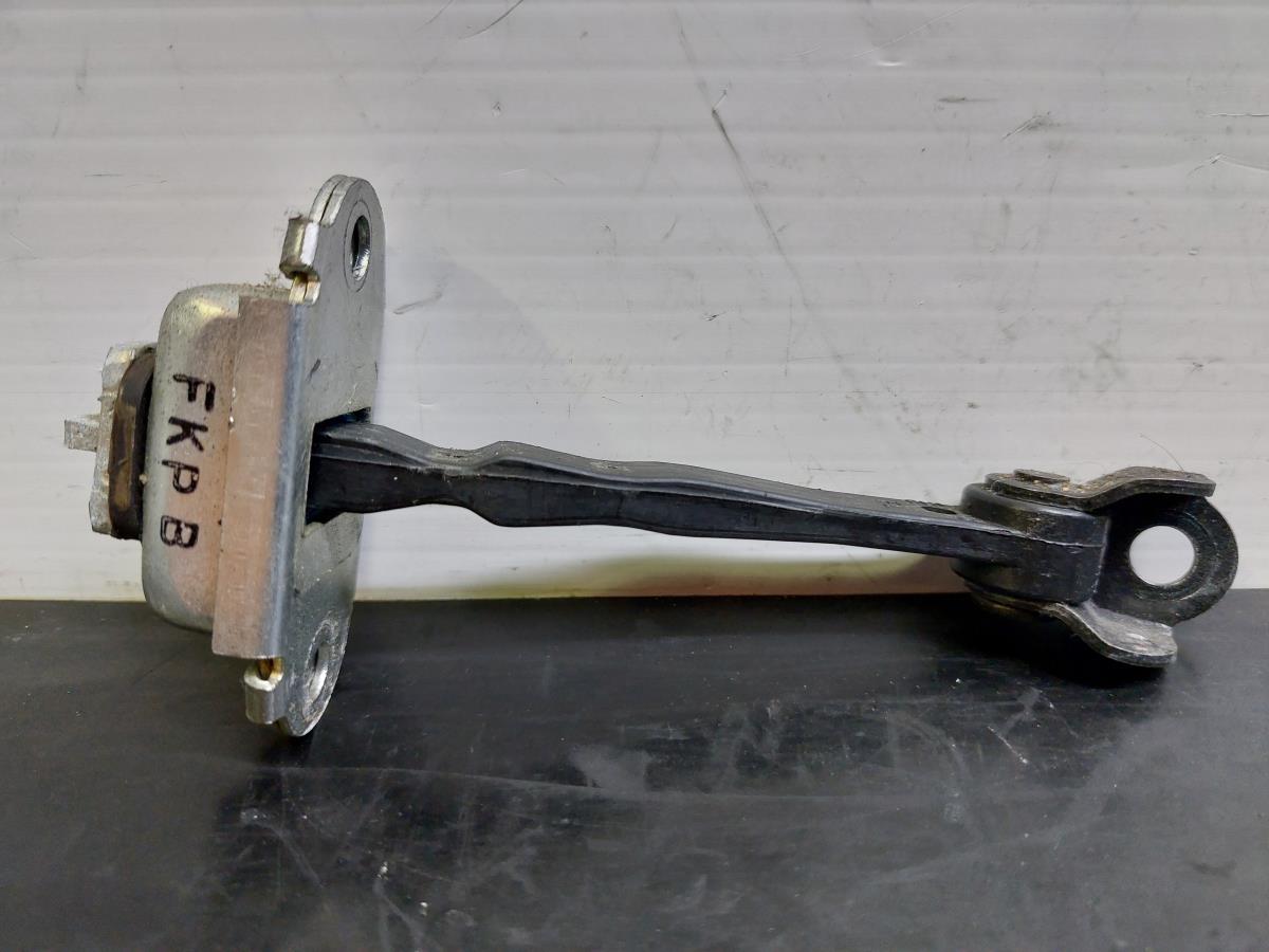 Left front Door limiter  NISSAN Micra IV (K13) Imagem-1