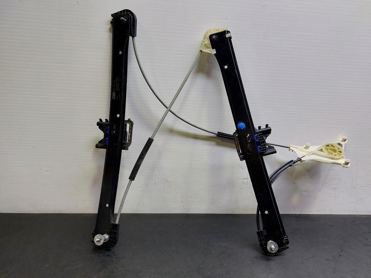 Alzavetro anteriore sinistro AUDI A3 Sportback (8VA, 8VF)