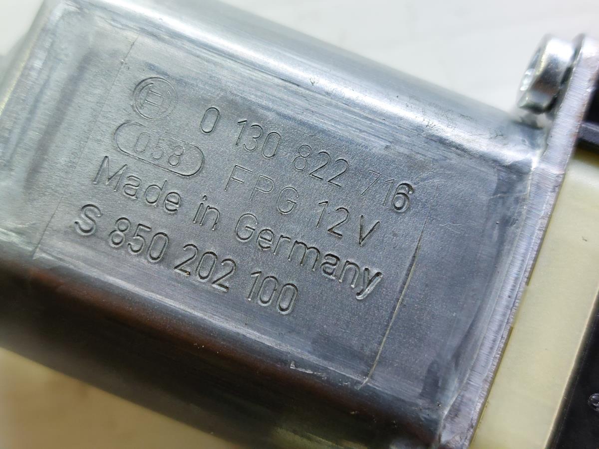 Motore alzacristallo anteriore destro AUDI A3 Sportback (8VA, 8VF) Imagem-1