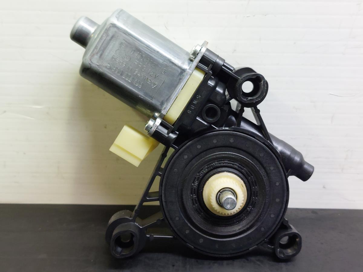 Motore alzacristallo anteriore destro AUDI A3 Sportback (8VA, 8VF)