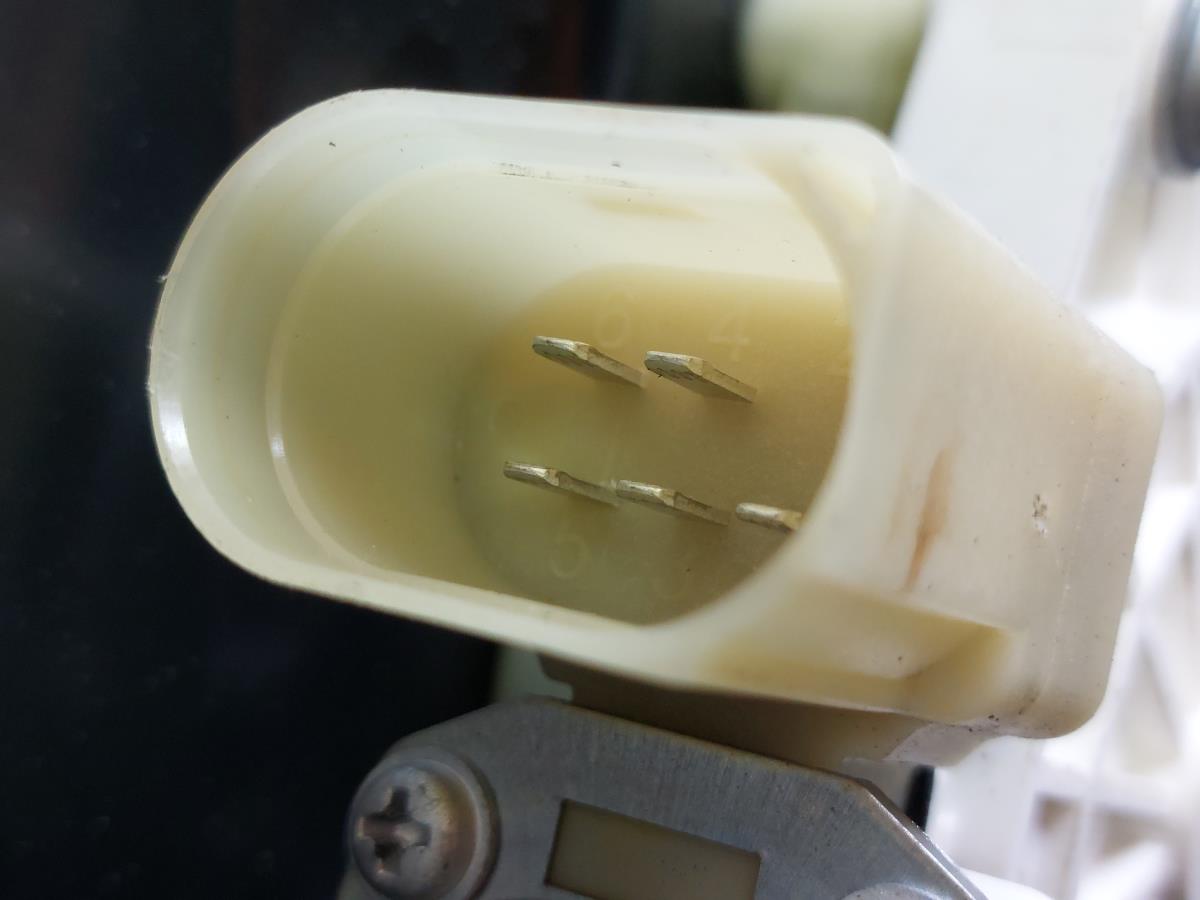 Alzavetro posteriore sinistro BMW 6 Cabriolet (F12) Imagem-2