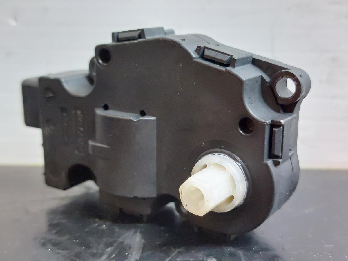 Moteur de volet de chauffage BMW 6 Cabriolet (F12) Imagem-1