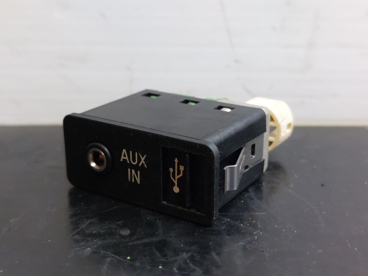 Module USB / AUX / iPod BMW 6 Cabriolet (F12)