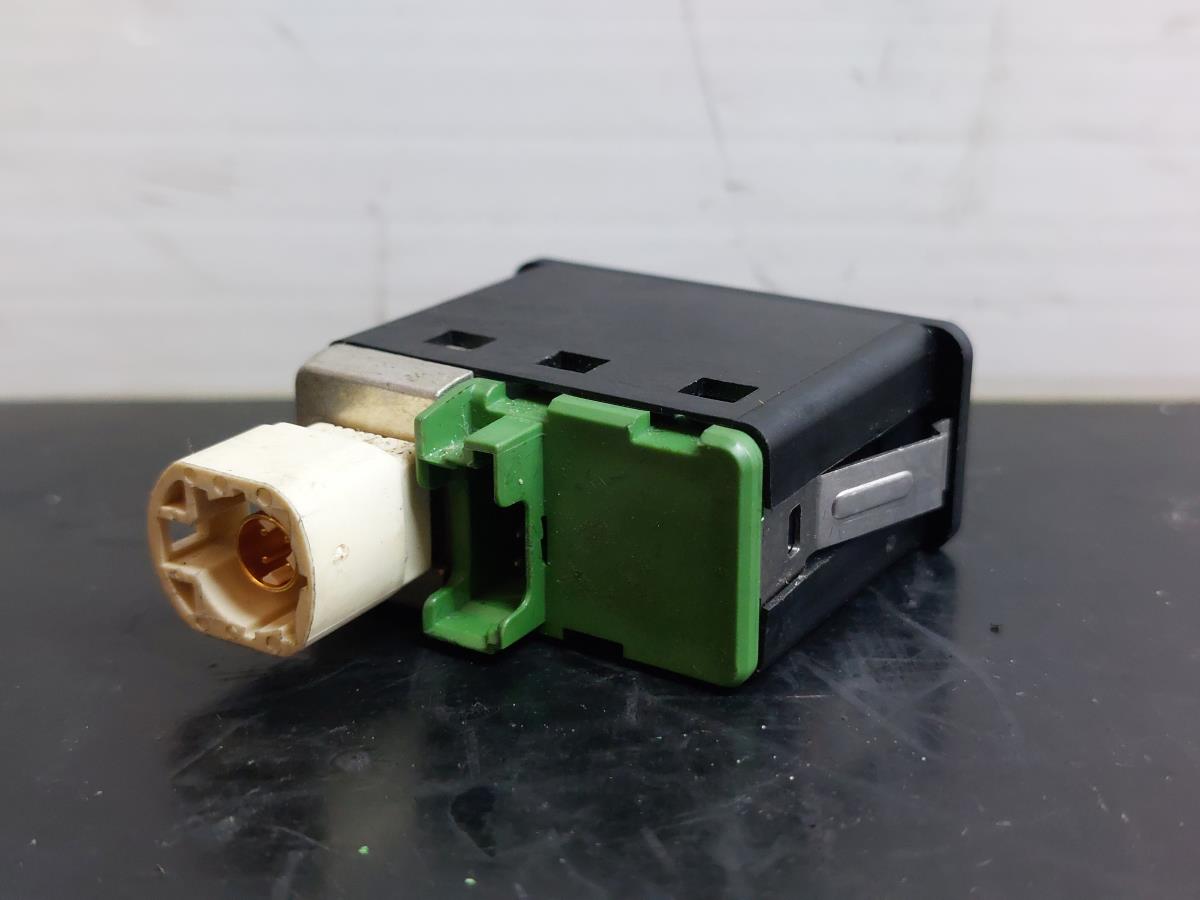 Módulo USB / AUX / IPOD BMW 6 Cabriolet (F12) Imagem-1