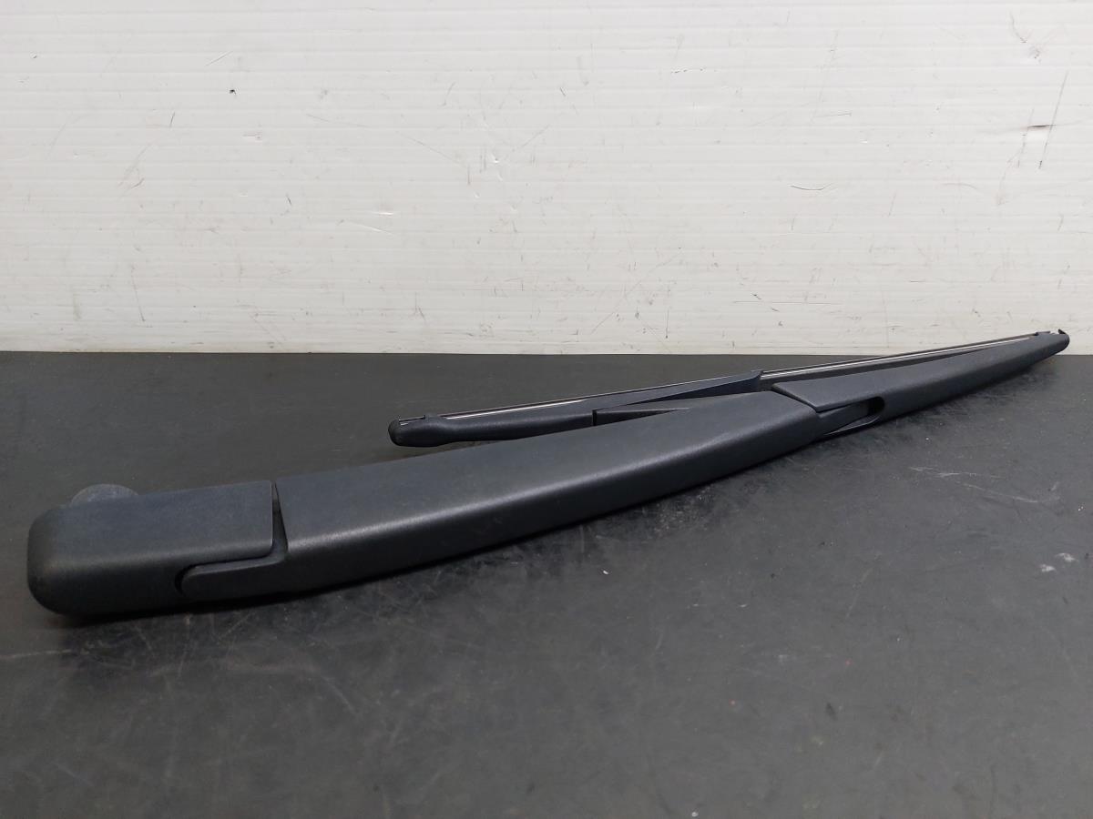 Haste / braço de escova limpa vidros trás NISSAN Qashqai II (J11)