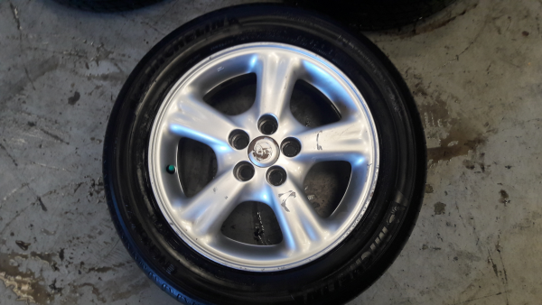 Cerchio Anteriore Sinistro TOYOTA Avensis Sedan (_T22_)