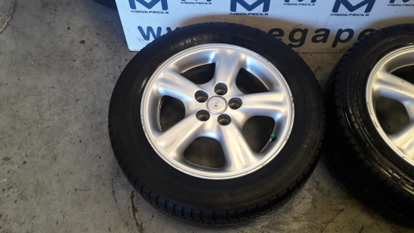 Cerchio Anteriore Sinistro TOYOTA Avensis Sedan (_T22_)