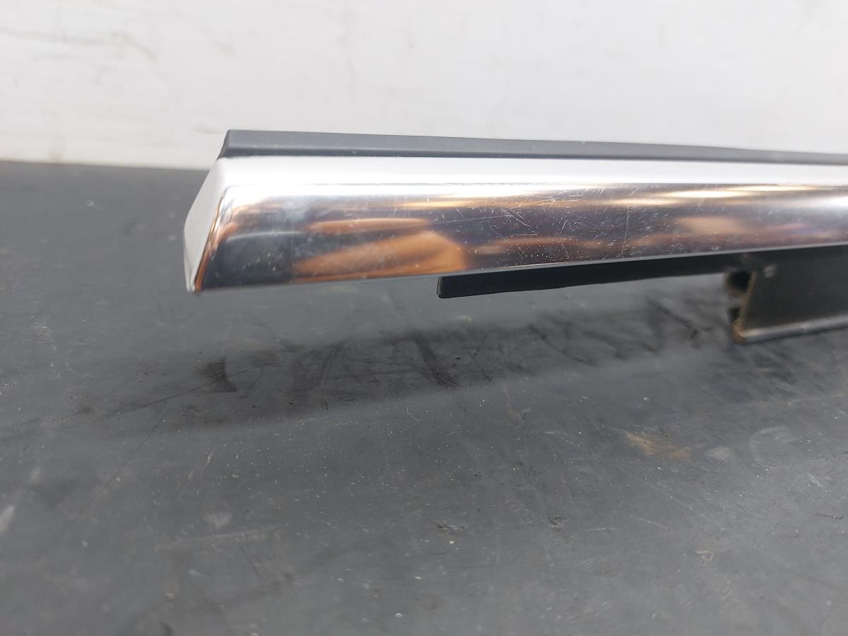 Moulure de porte arrière Droite AUDI A3 Sportback (8VA, 8VF) Imagem-1